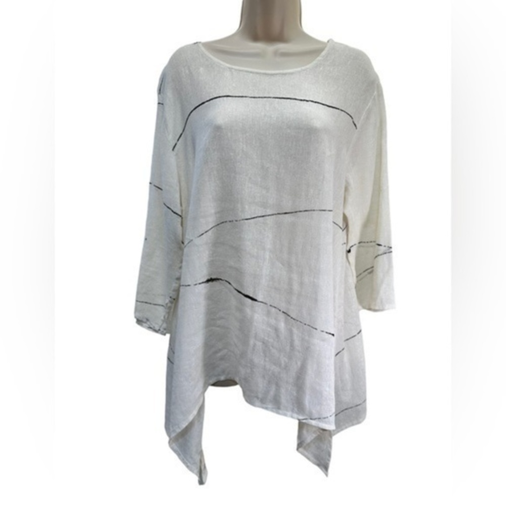 Tara vao linen blouse off white and black stripped shark bit hem top